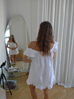 Load image into Gallery viewer, Cotton dress in white
