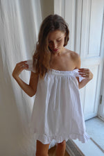 Load image into Gallery viewer, Cotton dress in white
