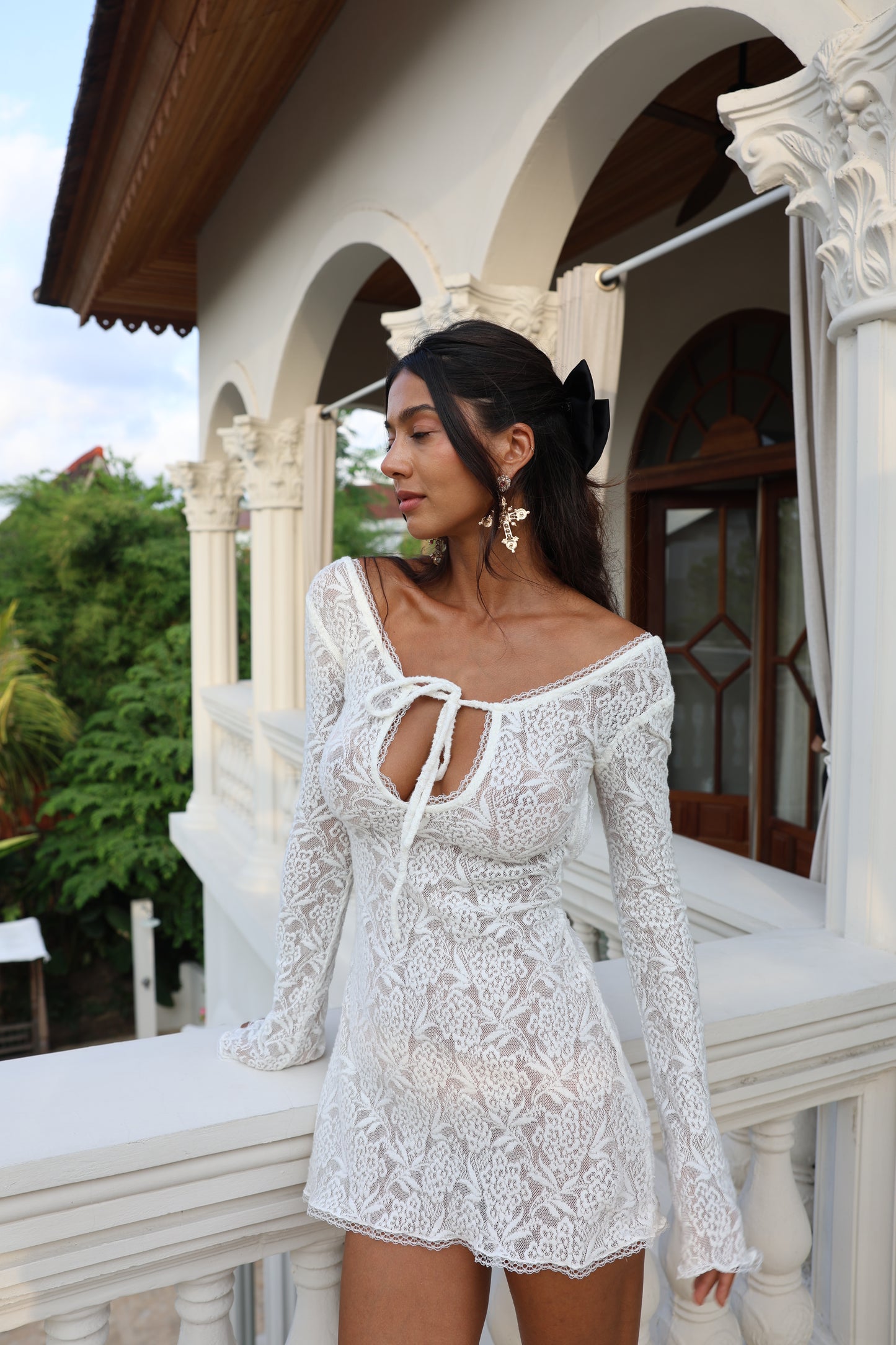 Lace dress in white